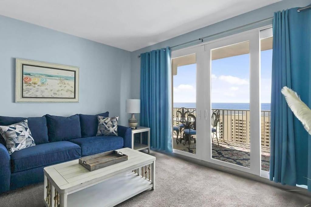 Apartment Laketown Wharf 1523 By Emerald Coast Retreats