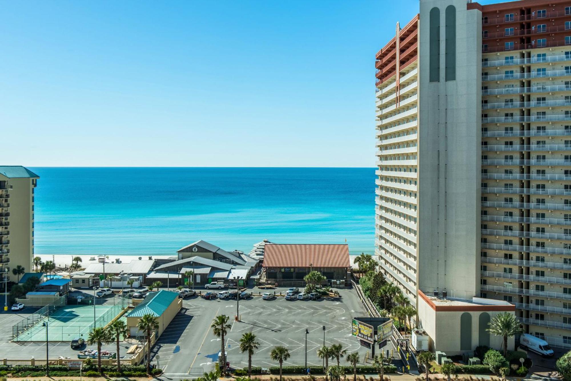 Apartment Laketown Wharf 1523 By Emerald Coast Retreats