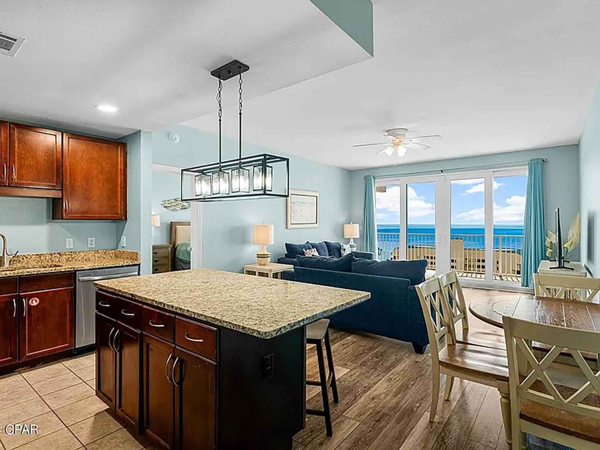 Laketown Wharf 1523 By Emerald Coast Retreats Panama City Beach