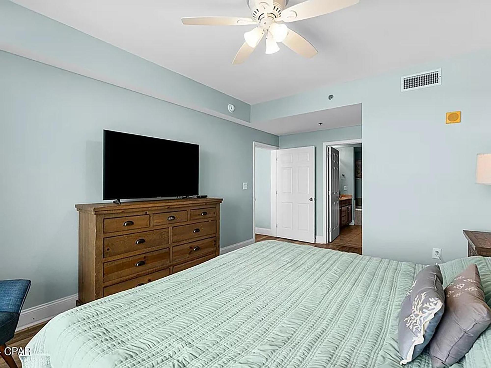 Laketown Wharf 1523 By Emerald Coast Retreats Apartment Panama City Beach
