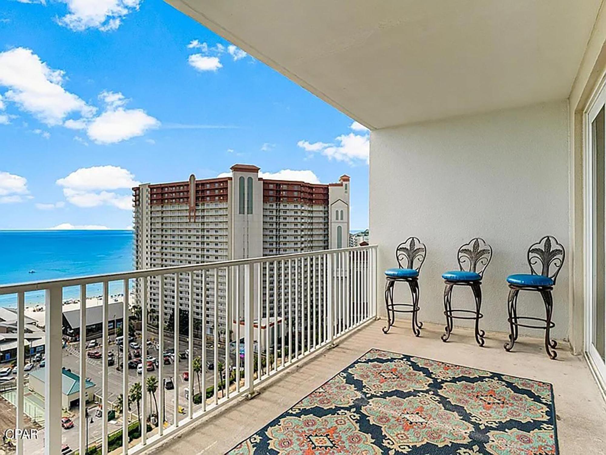 Apartment Laketown Wharf 1523 By Emerald Coast Retreats Panama City Beach