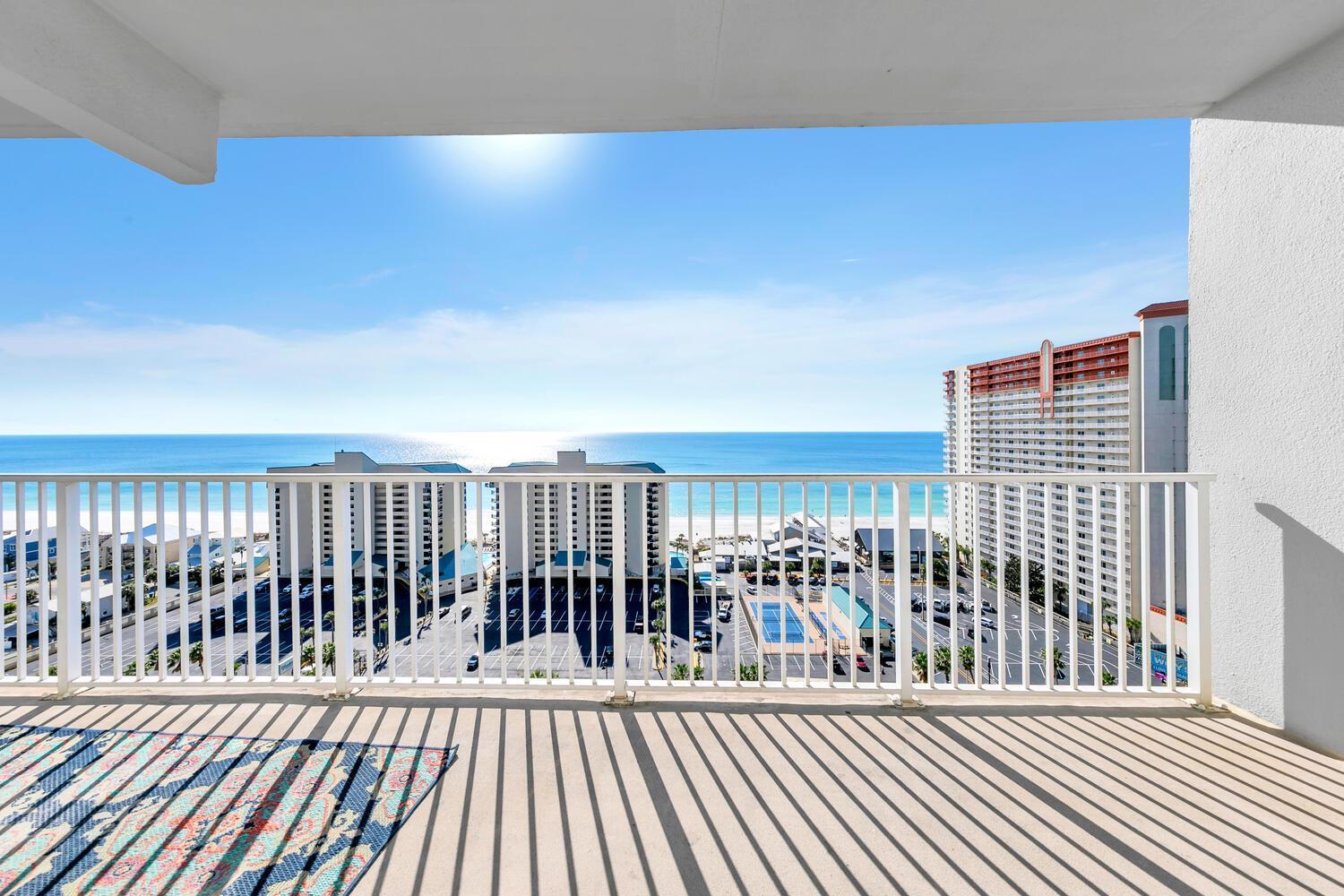 Apartment Laketown Wharf 1523 By Emerald Coast Retreats Panama City Beach