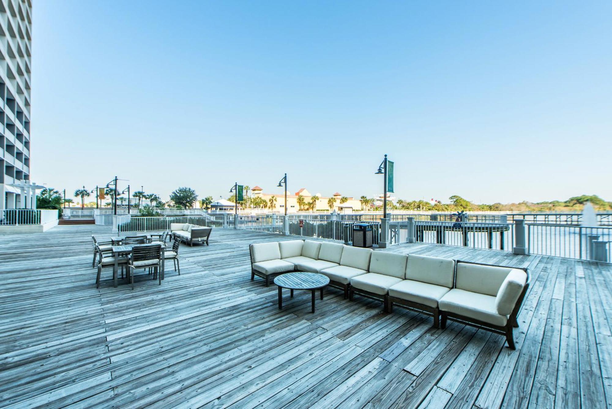 Laketown Wharf 1523 By Emerald Coast Retreats Apartment *